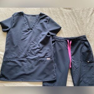 Figs set XS scrub top and bottom